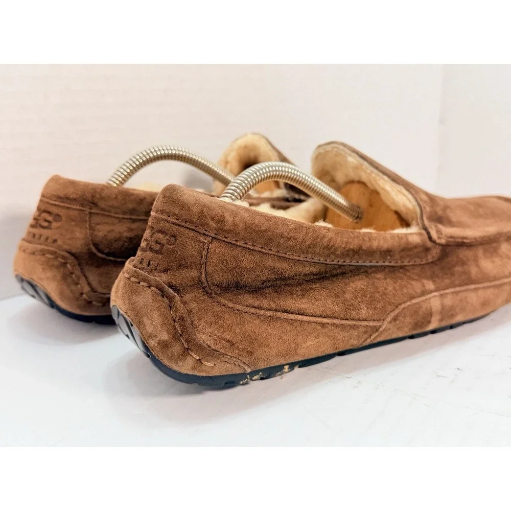 UGG‎ Ascot Chestnut Suede Sheepskin Slippers Men's 11 Loafer Moccasin 5775